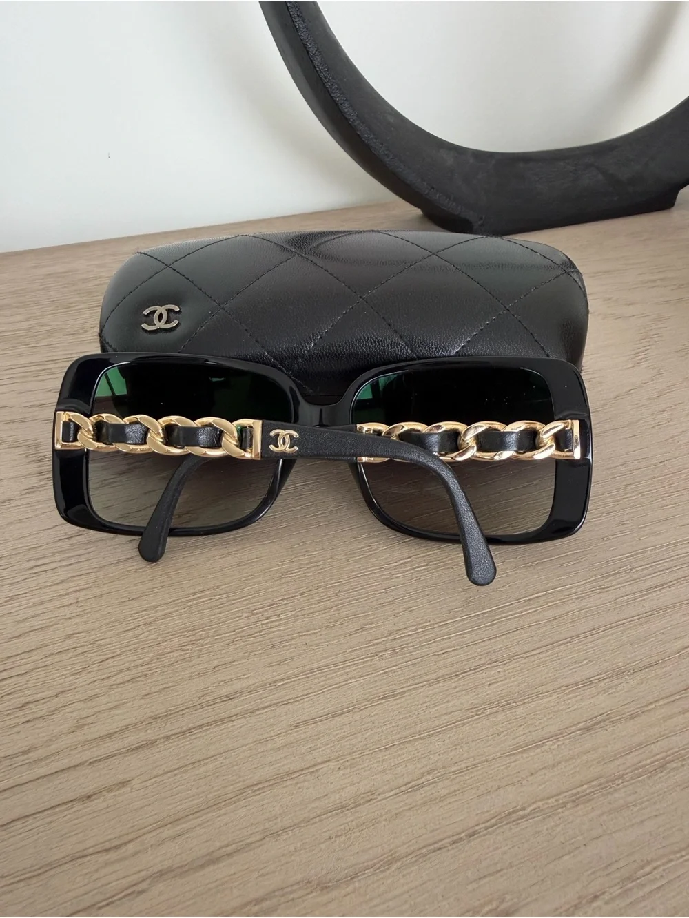 Chanel black oversized sunglasses - Picture 2 of 8